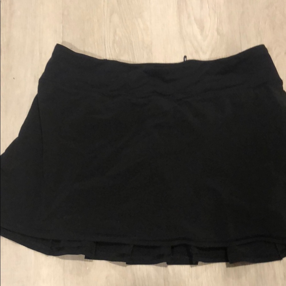 Lululemon Black pace skirt size 6